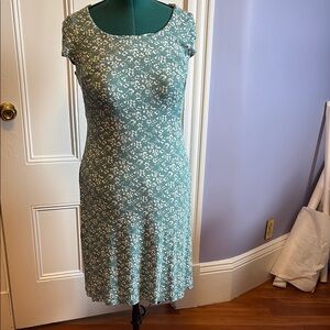 Green and White Spring Dress with Cap Sleeves, Size 10, Excellent Condition